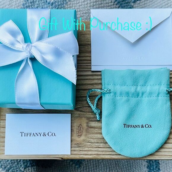 Tiffany & Co. Filigree Heart Key Pendant Bracelet in Silver, 7.5" - Picture 4 of 4